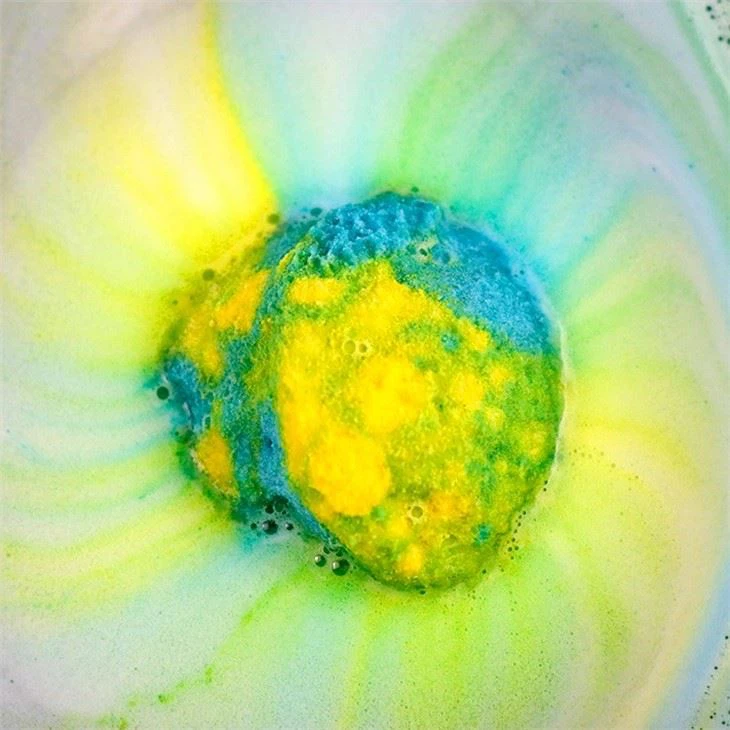 Bath Bomb And Bubble Bath