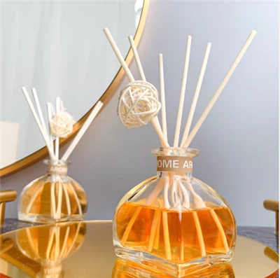 Poklon set za aromaterapiju s prirodnim eteričnim uljima Aromatična svijeća Difuzor zraka od trske